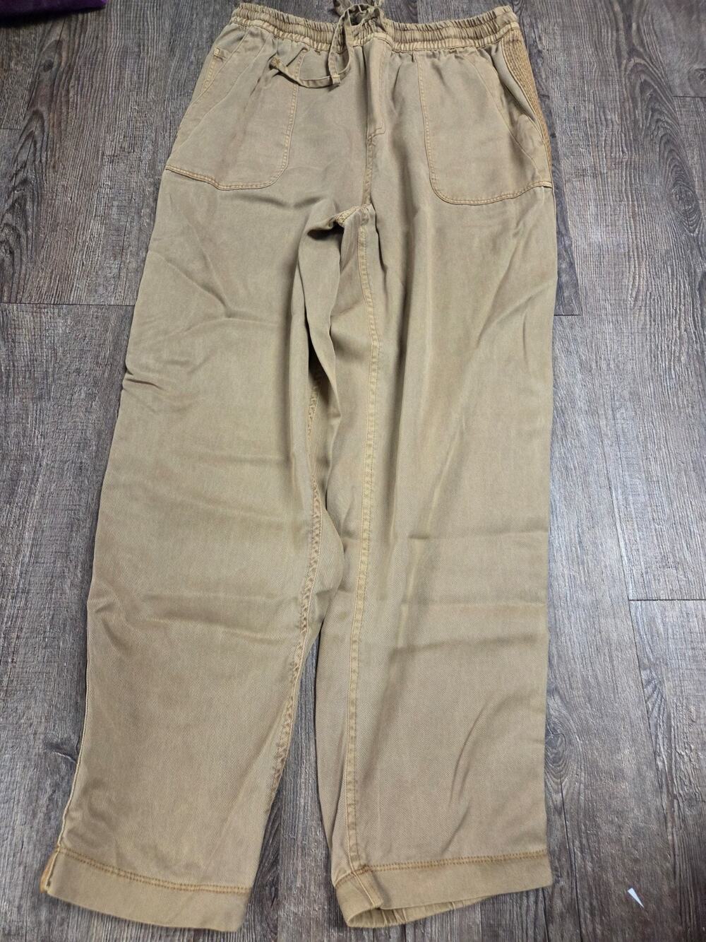 Tru Luxe Beige Navigation Pants Size 6 with 26" inseam T31217PM